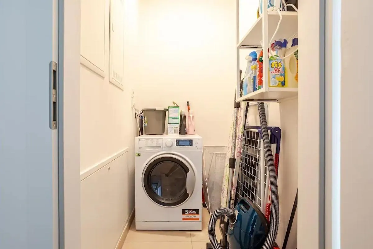 ברלין Hj 18 By Rockchair Apartments L Superhost Status L Super Flat, 2 Bedrooms 2 Bathrooms Balcony Elevator Welcomes You! גרמניה