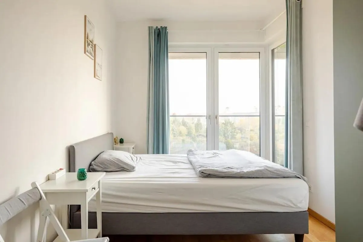 ברלין Hj 18 By Rockchair Apartments L Superhost Status L Super Flat, 2 Bedrooms 2 Bathrooms Balcony Elevator Welcomes You!