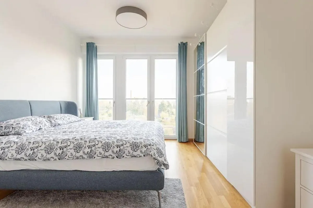 ברלין Hj 18 By Rockchair Apartments L Superhost Status L Super Flat, 2 Bedrooms 2 Bathrooms Balcony Elevator Welcomes You! גרמניה