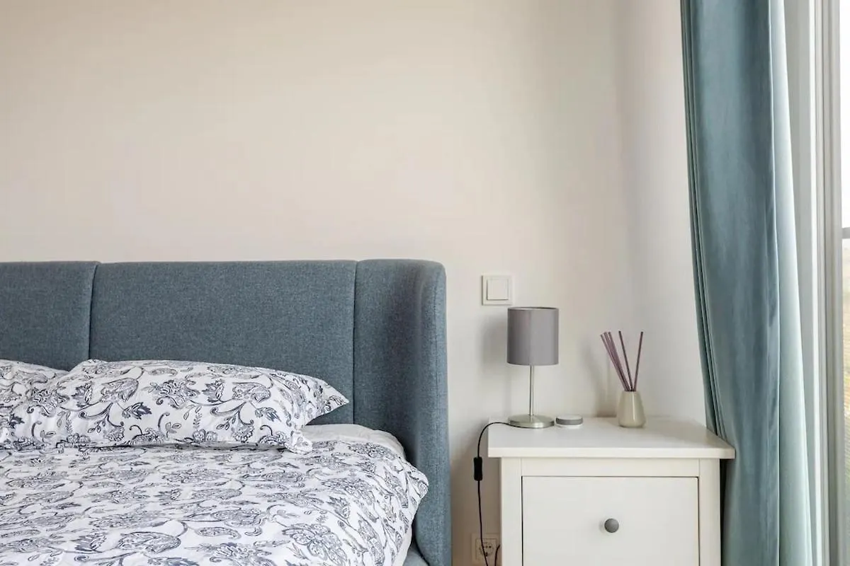 ברלין Hj 18 By Rockchair Apartments L Superhost Status L Super Flat, 2 Bedrooms 2 Bathrooms Balcony Elevator Welcomes You!