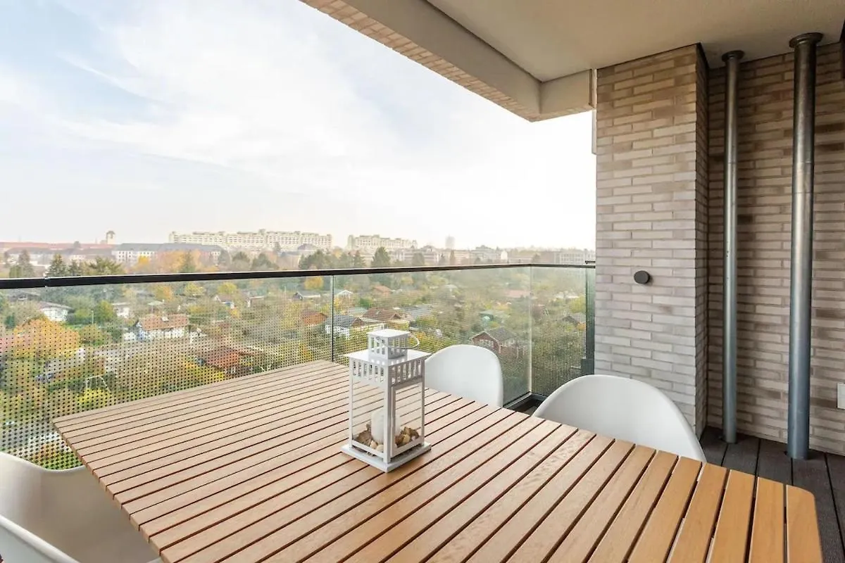 ברלין Hj 18 By Rockchair Apartments L Superhost Status L Super Flat, 2 Bedrooms 2 Bathrooms Balcony Elevator Welcomes You! 0*,