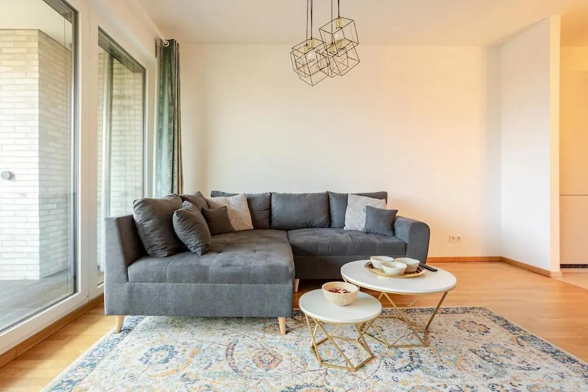 ברלין Hj 18 By Rockchair Apartments L Superhost Status L Super Flat, 2 Bedrooms 2 Bathrooms Balcony Elevator Welcomes You!