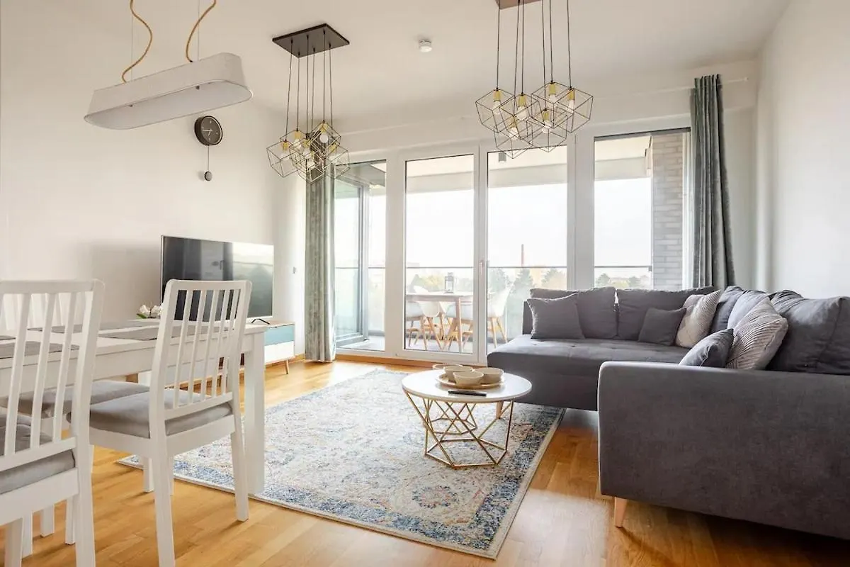 Hj 18 By Rockchair Apartments L Superhost Status L Super Flat, 2 Bedrooms 2 Bathrooms Balcony Elevator Welcomes You! Берлин
