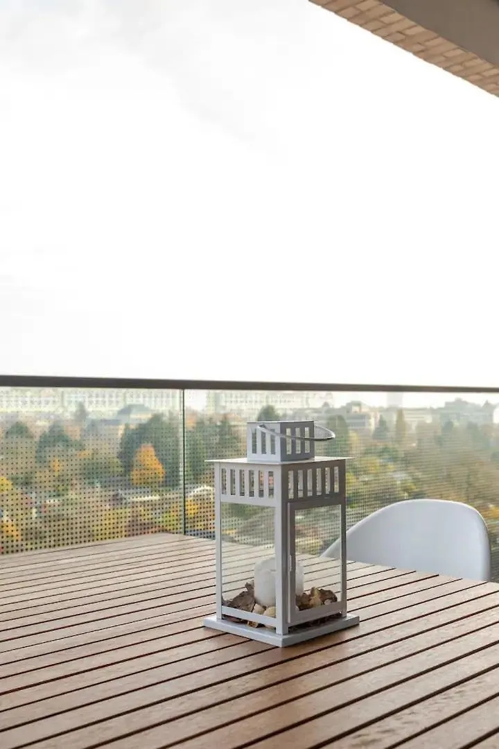 Hj 18 By Rockchair Apartments L Superhost Status L Super Flat, 2 Bedrooms 2 Bathrooms Balcony Elevator Welcomes You! Берлин 0*,